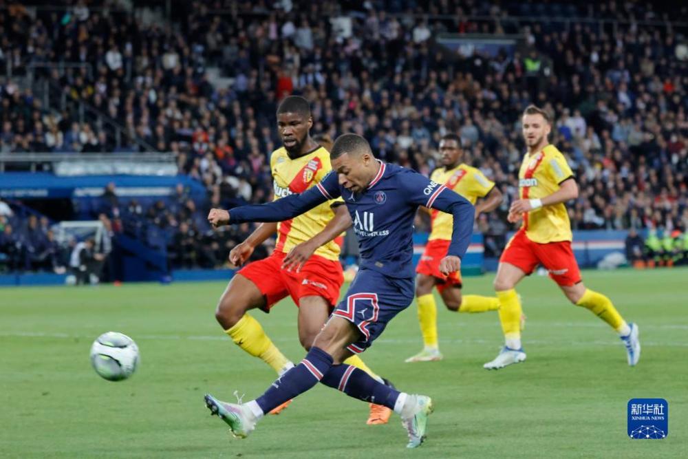 巴黎圣日耳曼法甲提前锁定冠军