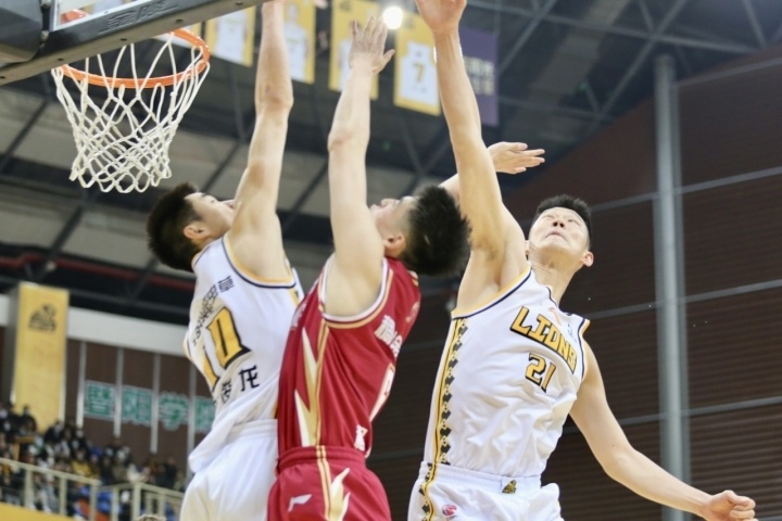  贾巴尔年终总决赛突围，首次参赛便进四强