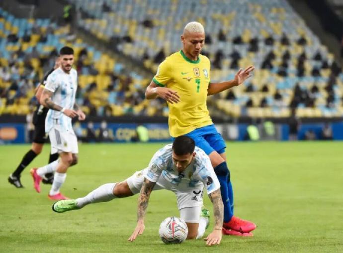  美洲杯决赛，阿根廷点球战胜巴西