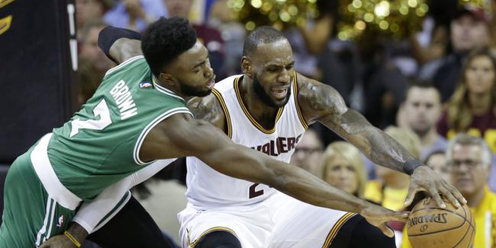  凯尔特人双探花合力击退热火